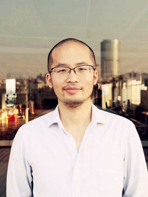 <span>黎田辉 集团CEO</span>
