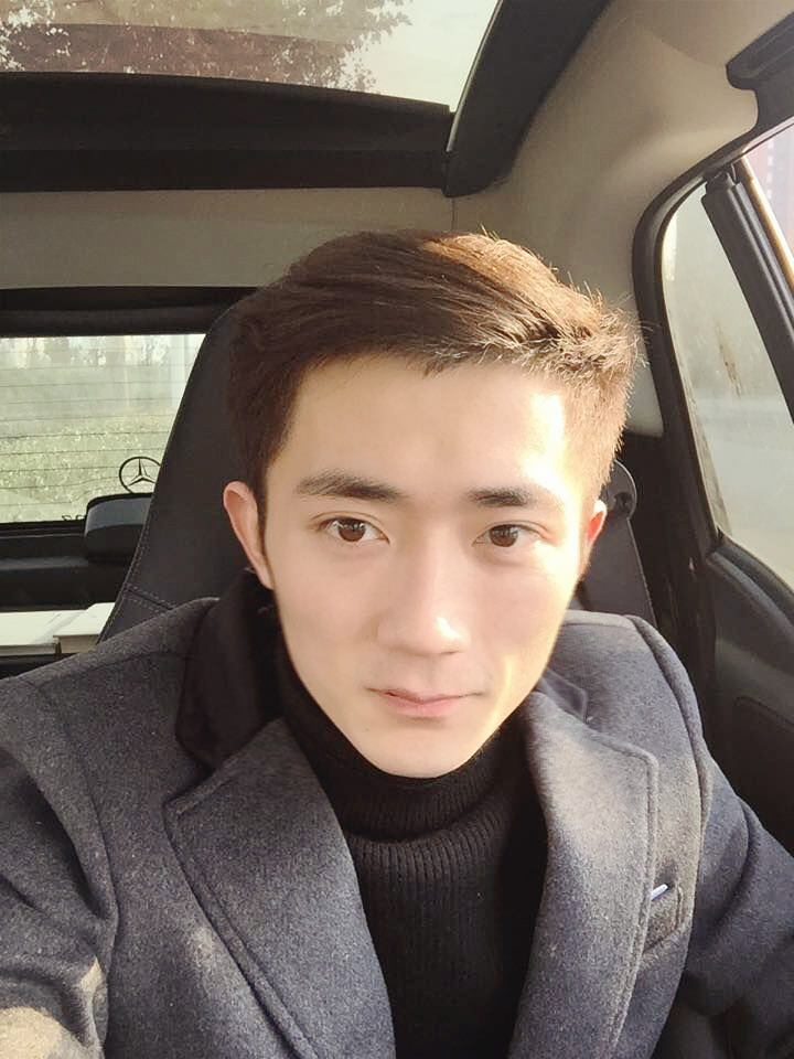 白亮